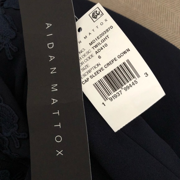 Aidan Mattox Gown - Picture 11 of 12